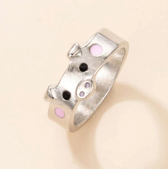 *Flo* Pretty Piggy Ring - Picture 5 of 5